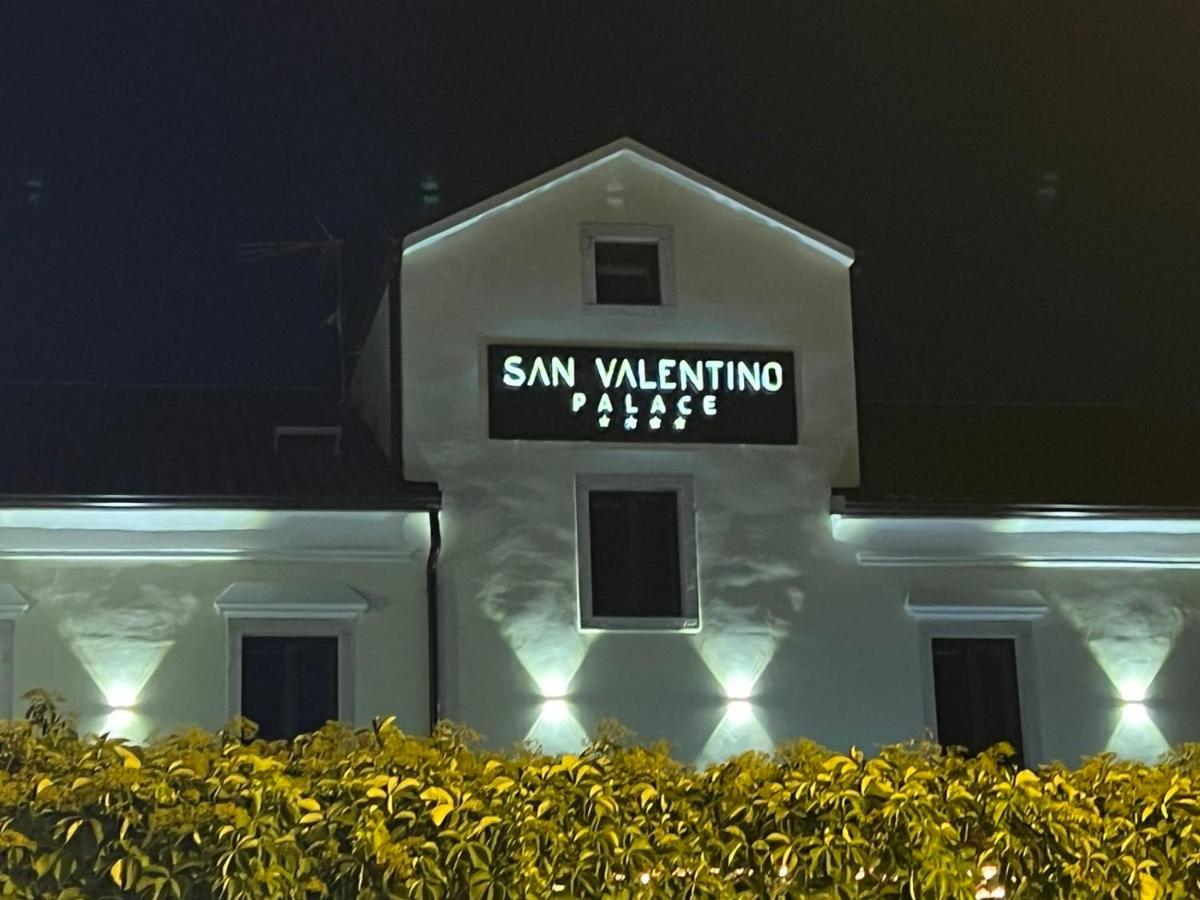 Hotel Palace San Valentino Umag Kültér fotó