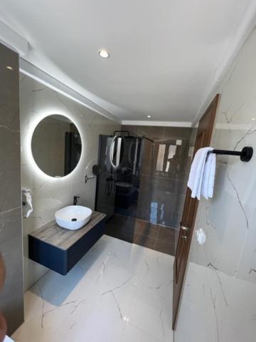 Hotel Palace San Valentino Umag Kültér fotó