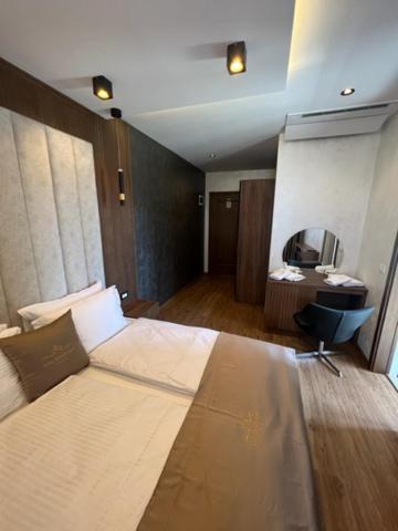 Hotel Palace San Valentino Umag Kültér fotó